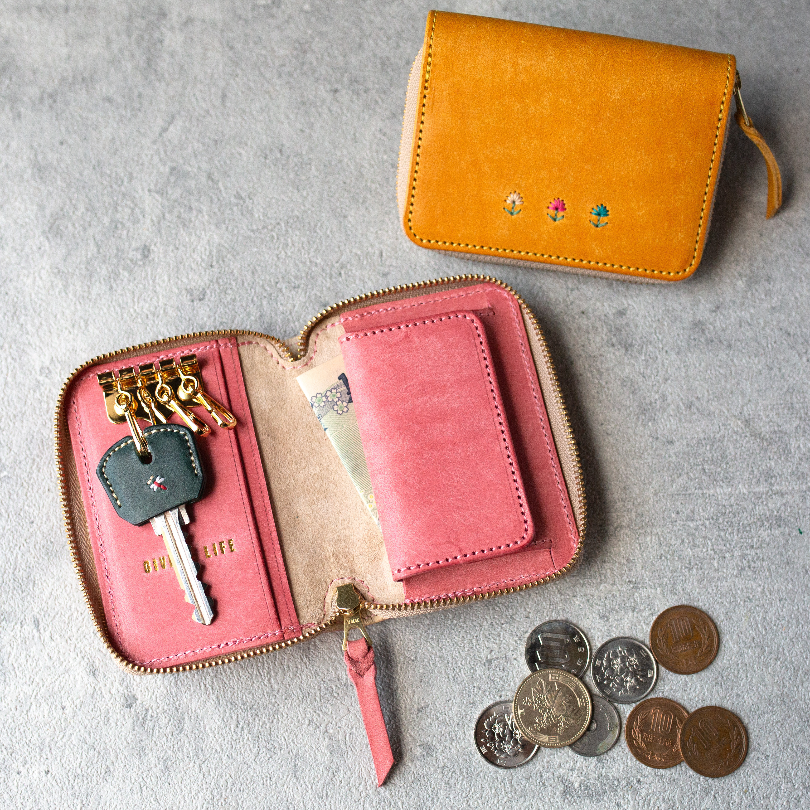 【スマートキー対応】多機能キーケース コイン＆カード 手縫い刺繍 ローズ