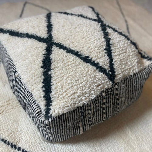 キリムとベニワレンのプフ