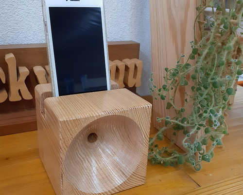 スマホ用天然木（松）エコスピーカー スマホスタンド・スマホ