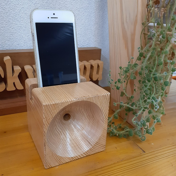 【木心】 スマートフォン・スピーカー (アカシア材) 木心】 スマートフォン・スピーカー (アカシア材)
