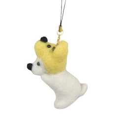 羊毛フェルト【犬】黄色いくまを被ったマルチーズストラップ(キーホルダー) 3枚目の画像