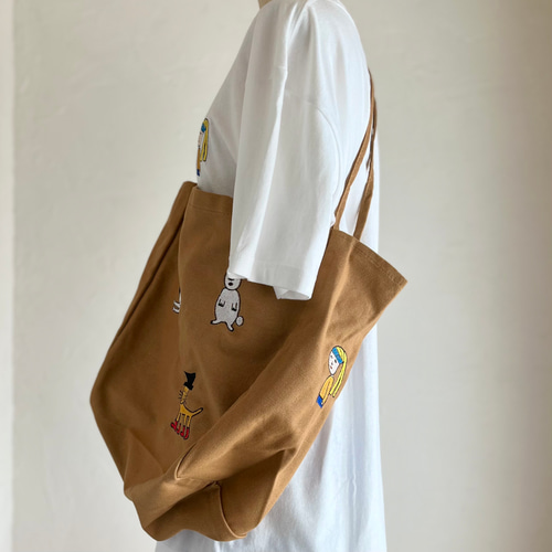巨匠動物園】ランダム刺繍いっぱいトート・キャメル トート