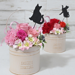 花と猫【赤&ピンク】プリザーブドフラワー 花 猫 フラワーギフト 誕生日 お祝い 猫好き ねこ 3枚目の画像