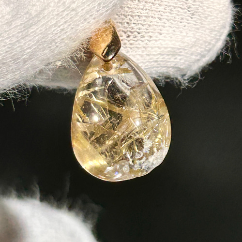ルチルクォーツしずく型ペンダントトップ ルチルクォーツしずく型ペンダントトップ ルチルクォーツしずく型