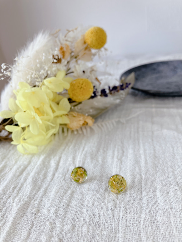 ピアス レジンピアス 一粒ピアス 小ぶりピアス 小さいピアス お花 