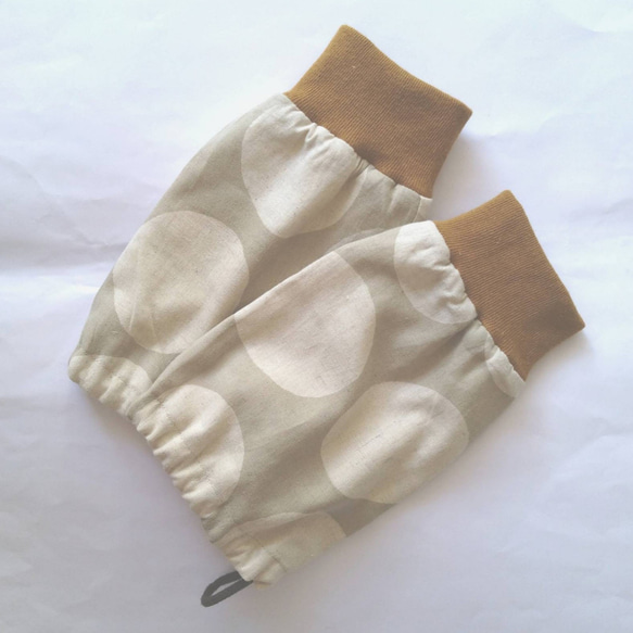 ショート リブ付きアームカバー (淡いカーキ輪) 1枚目の画像