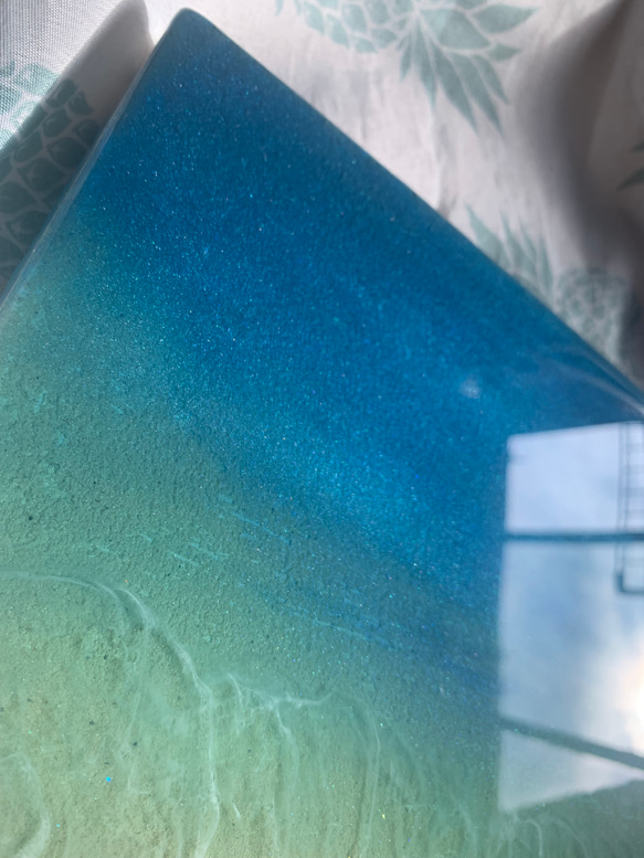 優しく透き通るブルーとエメラルドグリーンの海 3層波 穏やかな気分になれる スクウェアオーシャンレジンアート　.2 5枚目の画像