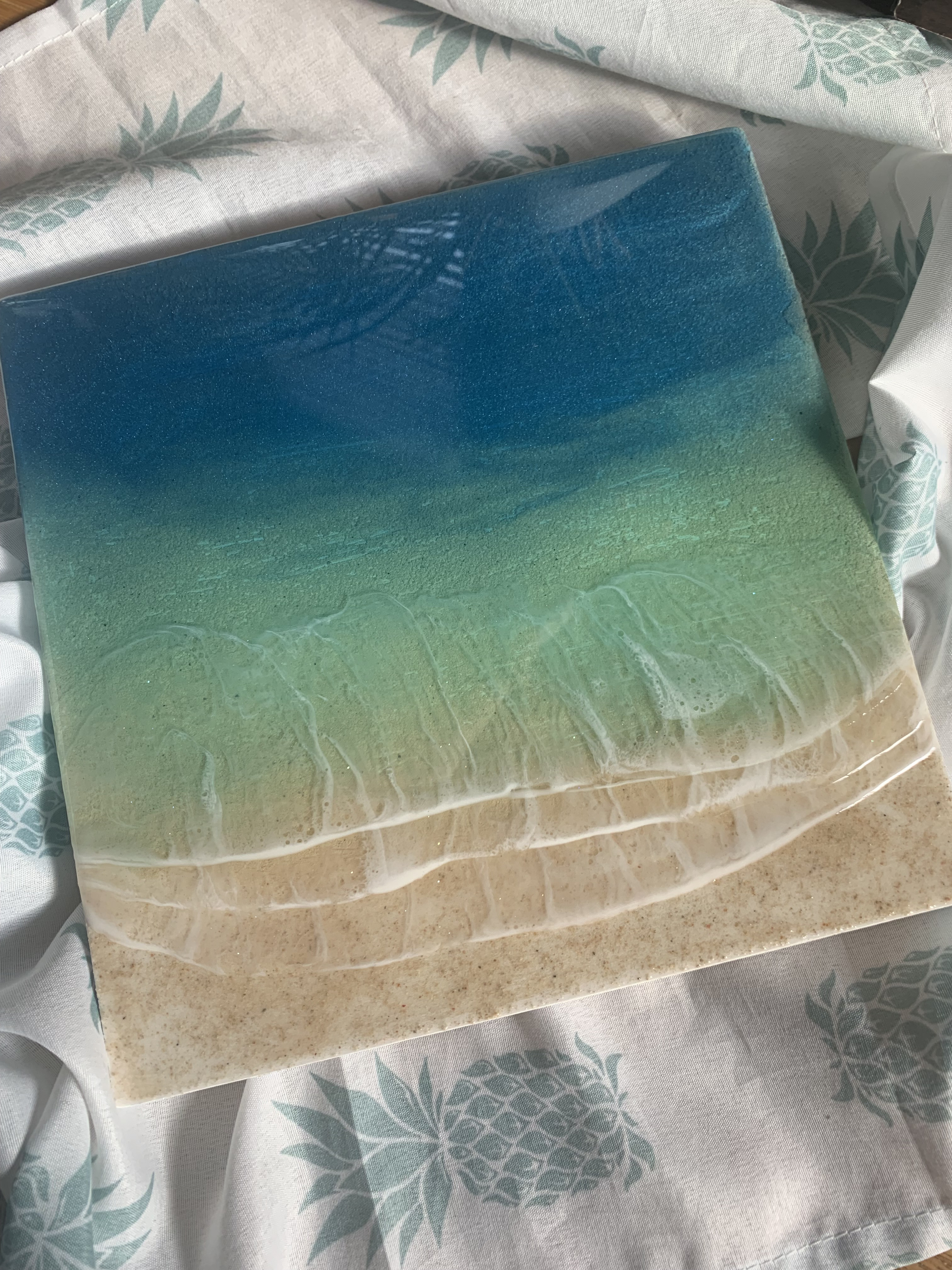 エメラルドグリーンの海  レジンアート 優しく透き通るブルーとエメラルドグリーンの海 3層波 穏やかな