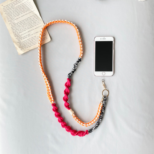 パラコードで作るスマホショルダーストラップ(カラフルレッド  