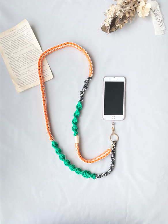 パラコードで作るスマホショルダーストラップ(カラフルグリーン