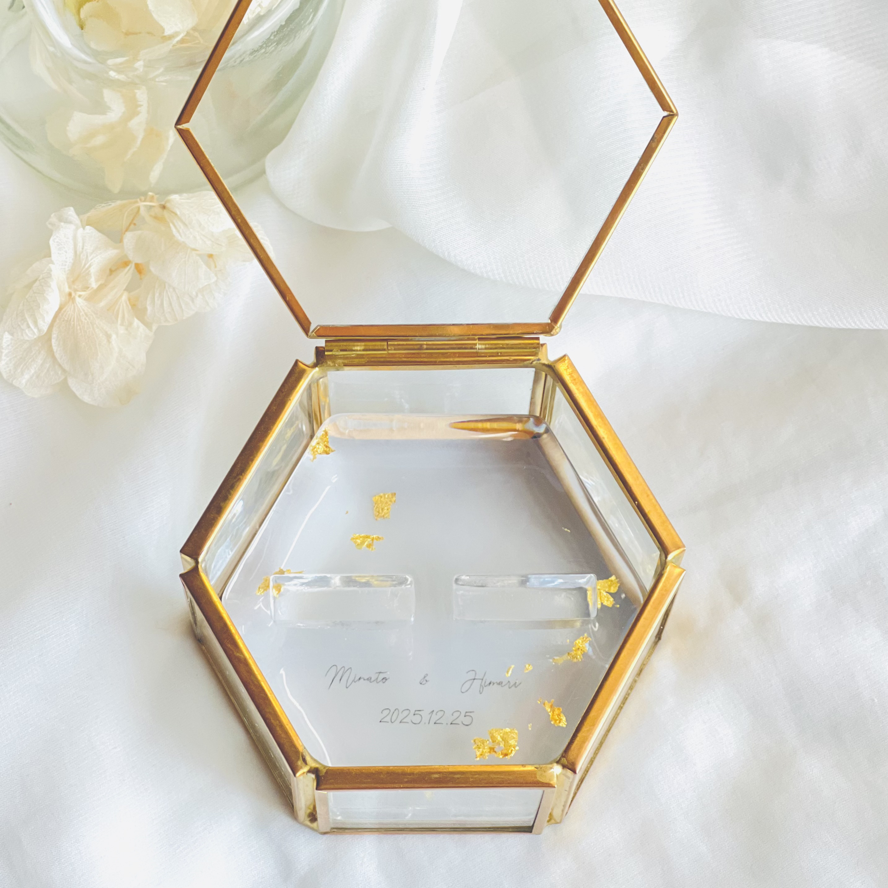 金箔　アシンメトリー　レジンリングピロー　ゴールドガラスケース