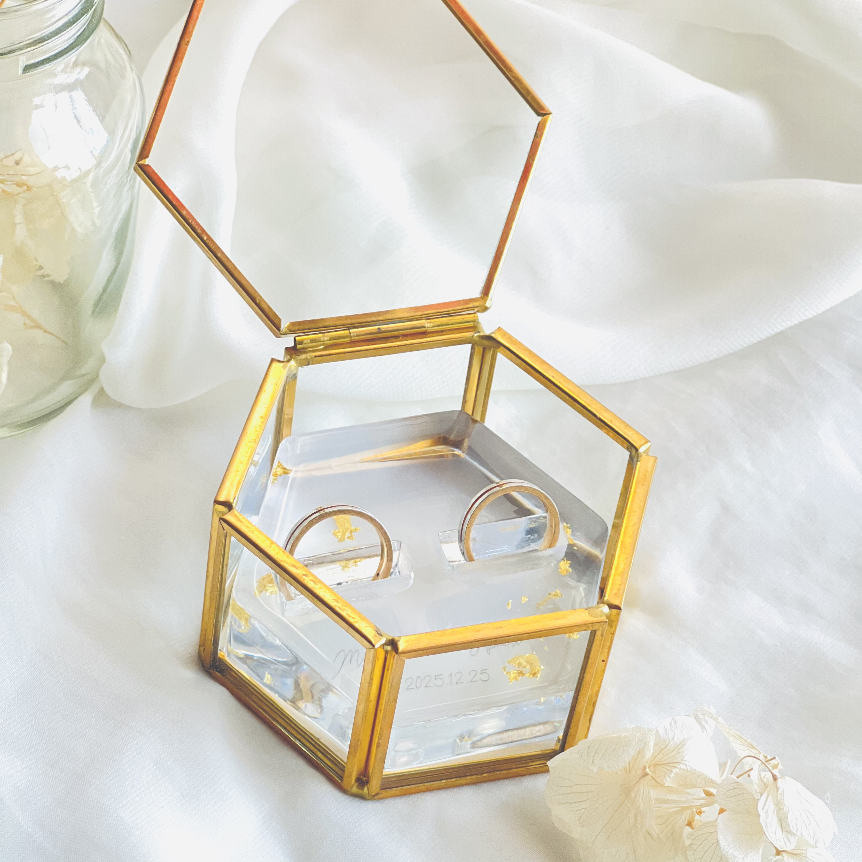 金箔　アシンメトリー　レジンリングピロー　ゴールドガラスケース