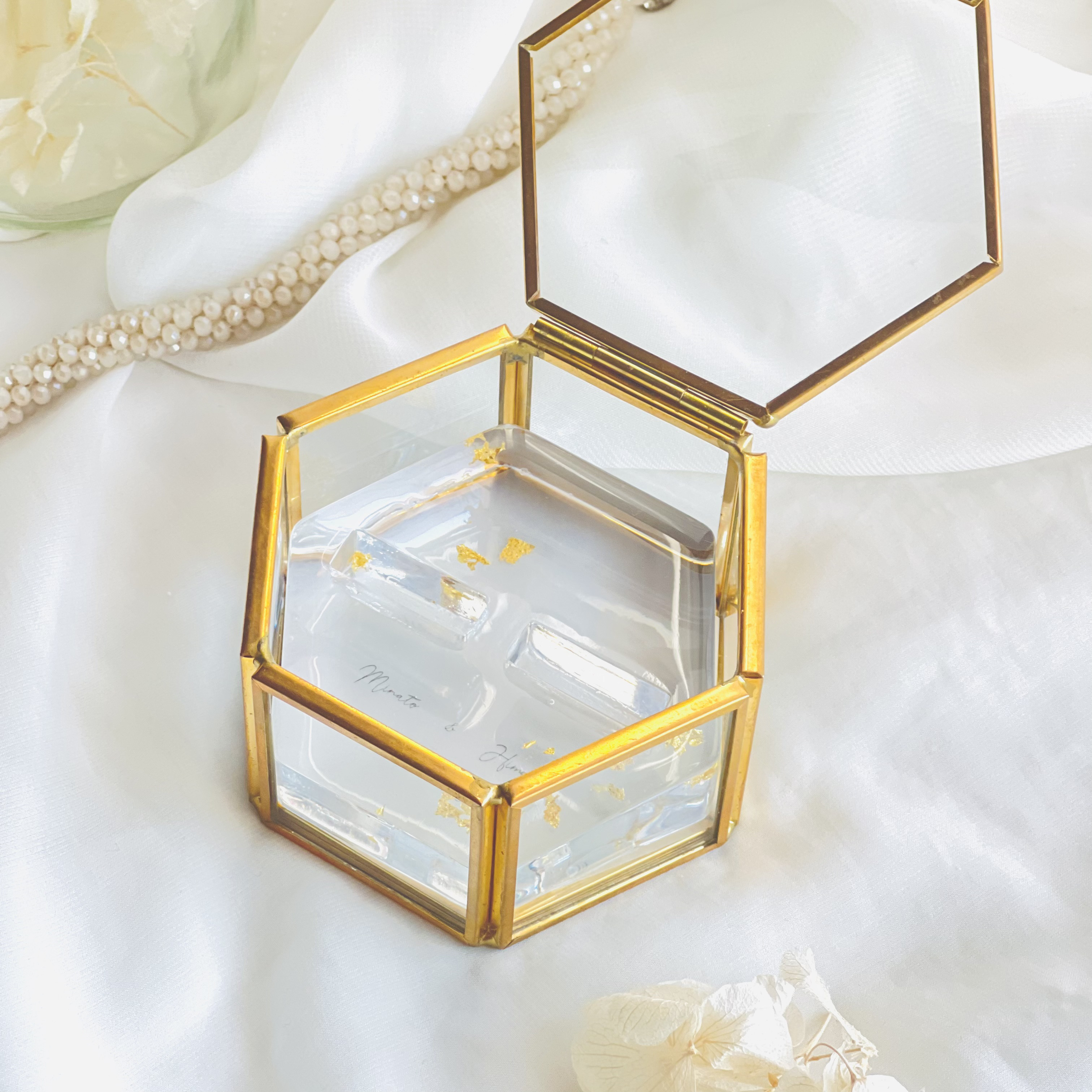 金箔　アシンメトリー　レジンリングピロー　ゴールドガラスケース