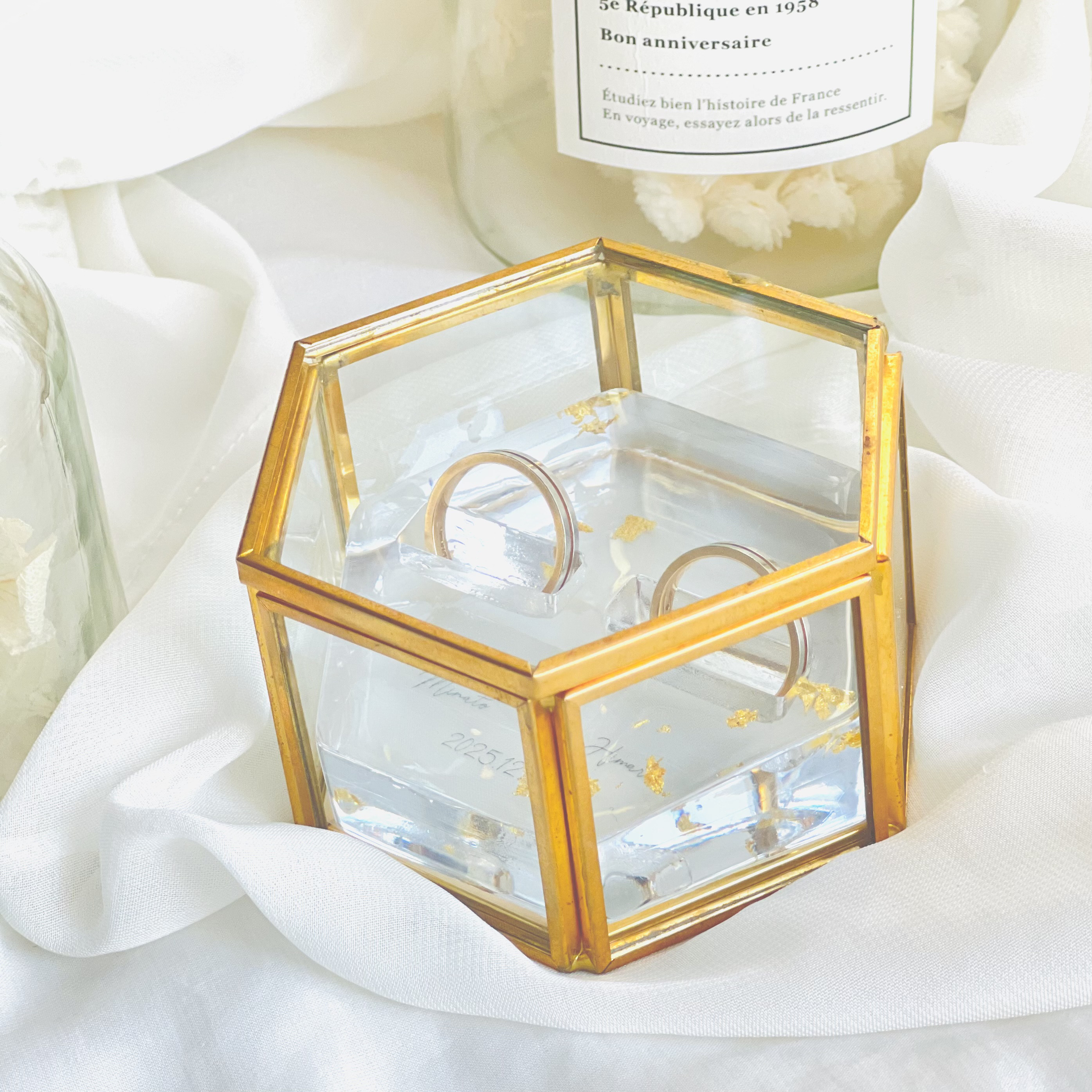 金箔　アシンメトリー　レジンリングピロー　ゴールドガラスケース