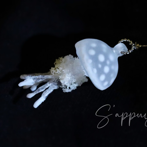 A　もこっと♡白にゃんこ　しっぽゆらゆら♡ピアス/イヤリング✩*॰¨ B もこっと♡白にゃんこ しっぽゆらゆら♡ピアス/イヤリング✩*॰¨