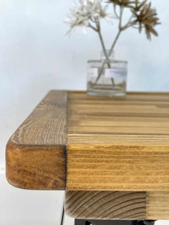 キッズテーブル便利な折畳み脚　(22033) ：素朴でシャビーな仕上がり 7枚目の画像