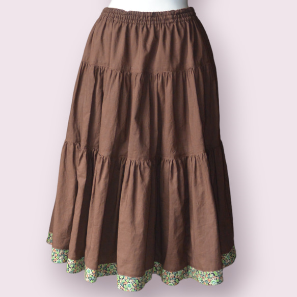 裾にリバティのアクセント　コットンローンのロングティアードスカート 1枚目の画像
