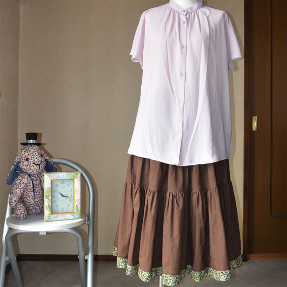 裾にリバティのアクセント　コットンローンのロングティアードスカート 5枚目の画像