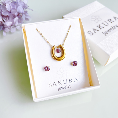 幸運 の 馬蹄 ラッキー ピアス アメジスト 馬蹄・蹄鉄の意味と由来