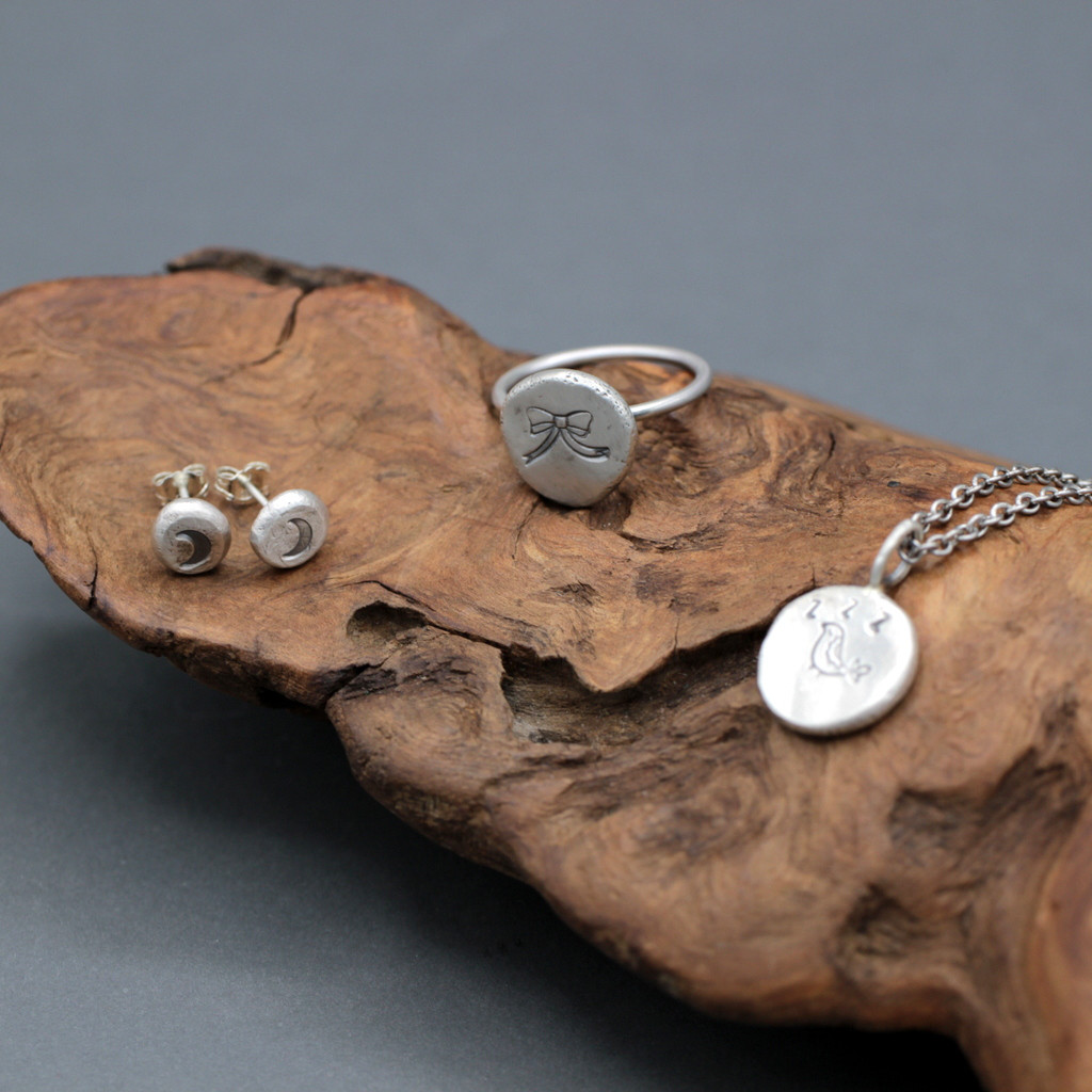 お好きな刻印で作るシルバージュエリー｜純銀｜銀製｜ペンダント｜ネックレス｜リング｜ピアス｜イヤリング