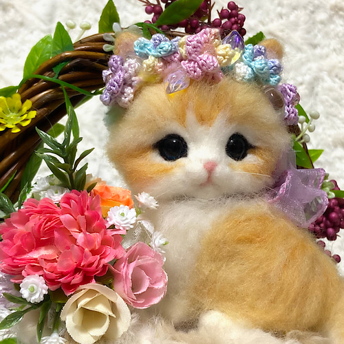 羊毛フェルト。猫。リース台座付き。 羊毛フェルト キサラキララ