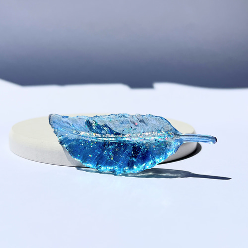 伝説の霊鳥鸞໒꒱ブローチ / レジン / 羽根 / ファンタジー ブローチ