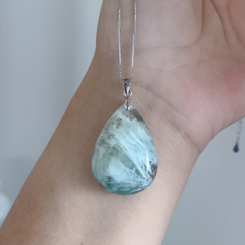 天然無処理 美しい エンジェルフェザーフローライト 蛍石 ペンダント  