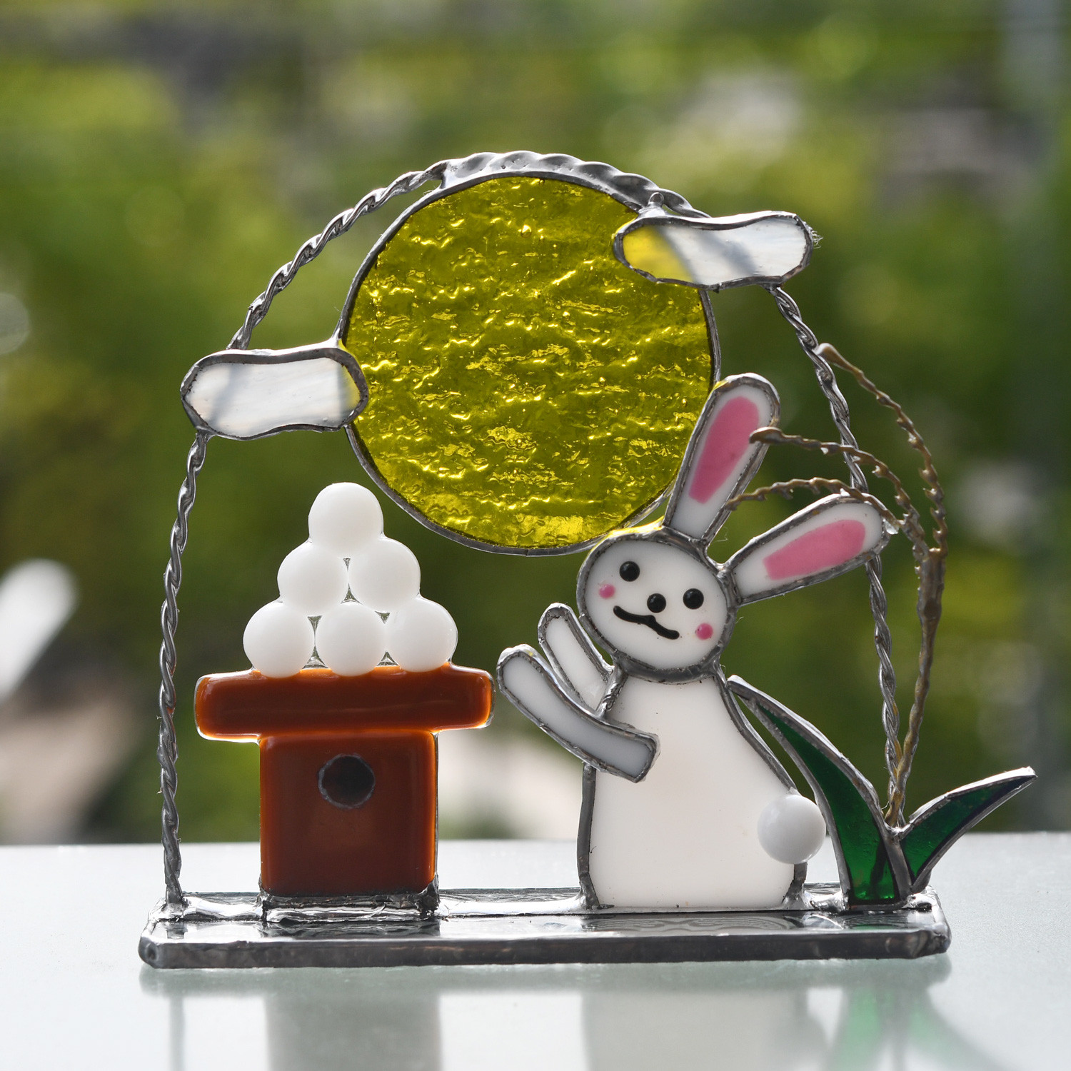 現品限り ステンドグラス うさぎと雪の結晶 モチーフのパネル ステンド