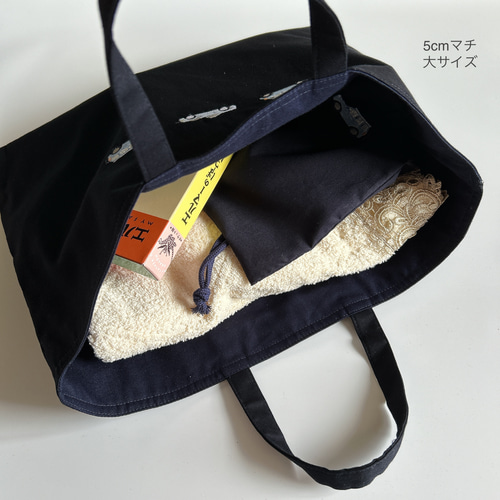 ネイビー・2点セット】サイズ選択可・車の刺繍・レッスンバッグ