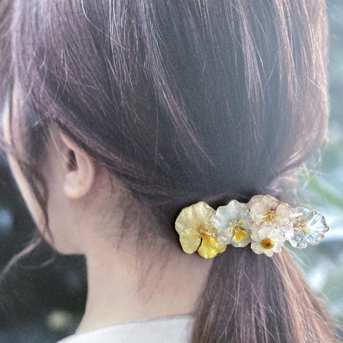 押し花レジンヘアクリップ パールリボン カラービオラ （雲の形が 