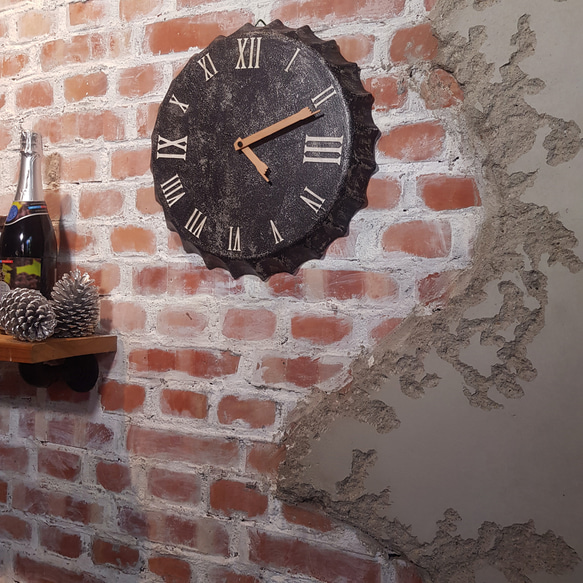 純手繪仿鍛造銀大瓶蓋時鐘 工業風 靜音 掛鐘 時鐘 復古風 clock 第2張的照片