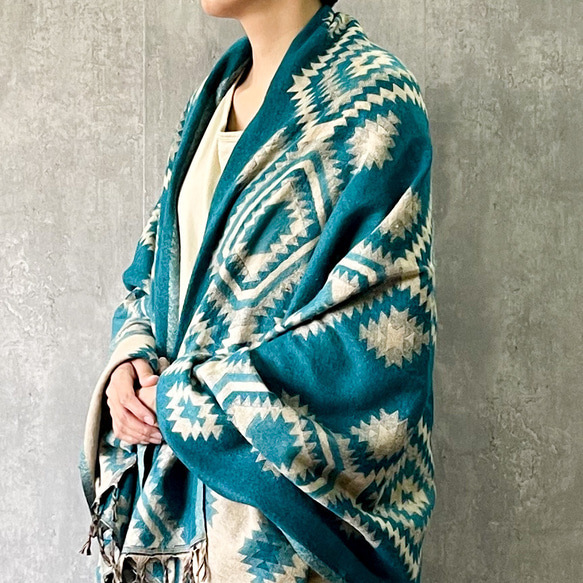 冬支度♩再再販入荷‼‼≪オルテガ柄≫ 大判ストール エメラルドグリーン