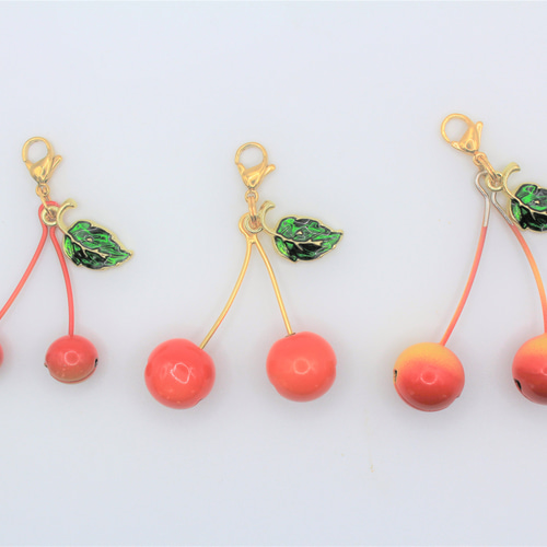 受注後製作】かわいい鈴チャーム さくらんぼ型 中 その他雑貨 ginako