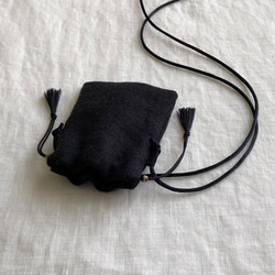 ミニ巾着 巾着 お守り袋 ポシェット / Black / cord color：black 2枚目の画像