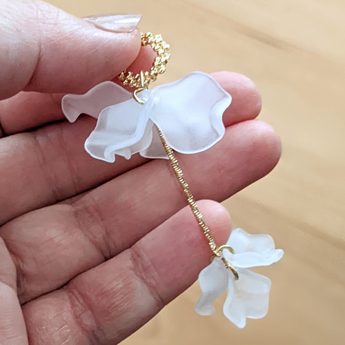 ゆらゆら 花びら チャーム 2個 フラワー 花 フロスト パーツ チャーム