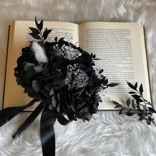 黒のブーケ プリザーブドフラワーモノトーン シックでスタイリッシュな