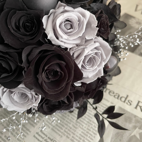 黒のブーケ プリザーブドフラワーモノトーン シックでスタイリッシュな