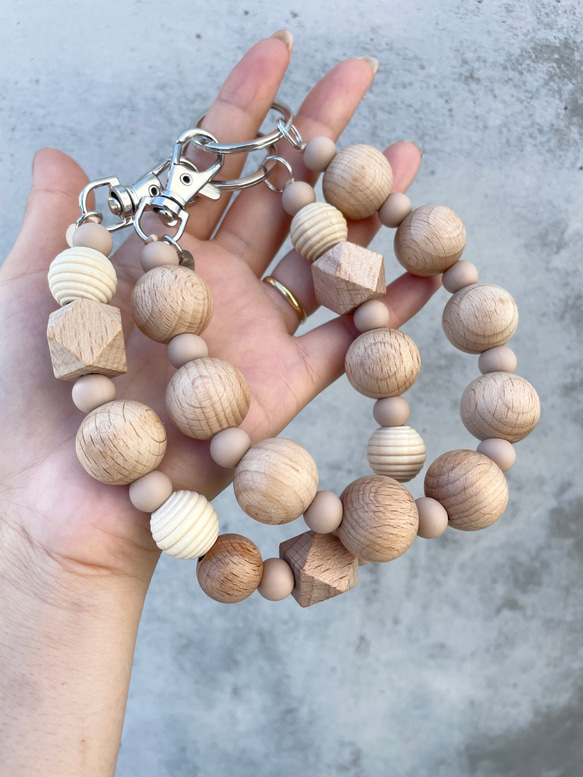 スマホストラップにもなるリストレットキーホルダー【Wood