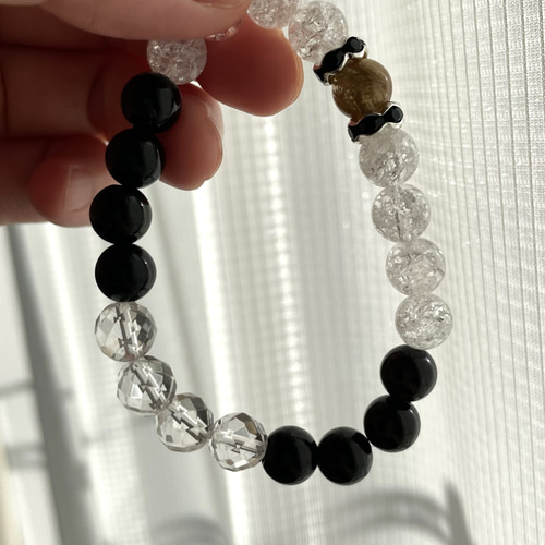 金眼の白龍＞タイチンルチルクォーツ＆黒水晶（モリオン