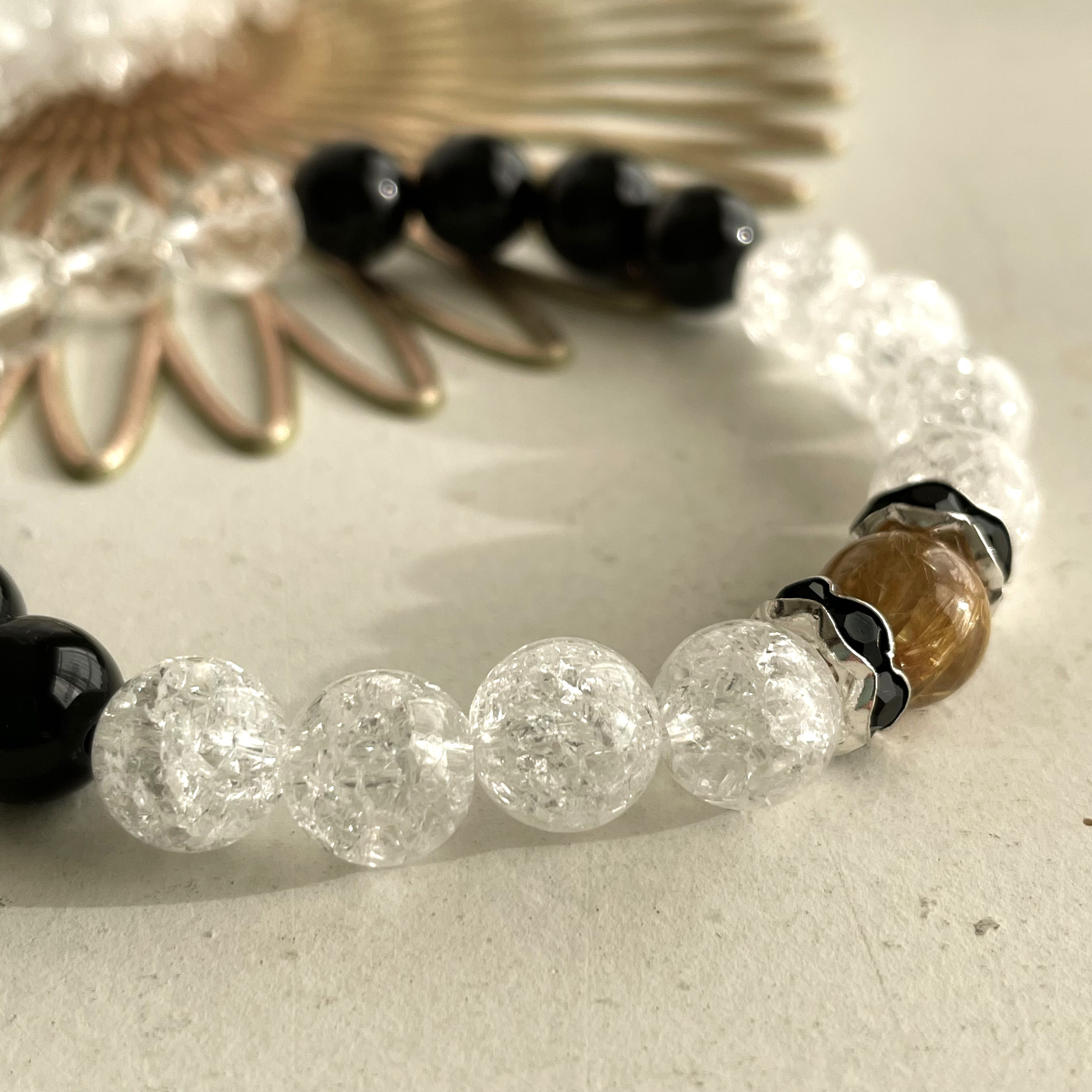 ＜金眼の白龍＞タイチンルチルクォーツ＆黒水晶（モリオン）