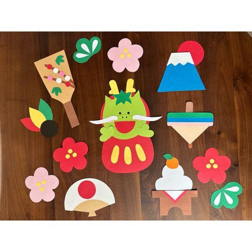 お正月 壁面飾り 切り絵 ふわぽん 通販 15062879｜Creema(クリーマ)