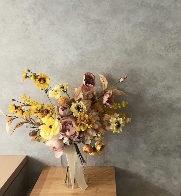 コスモス＆丸咲バラのミモザ入りbouquet □秋冬ブーケ