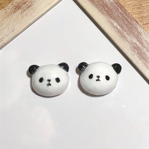 パンダ 樹脂粘土 ブローチ ブローチ ちいさなうさぎ 通販｜Creema  