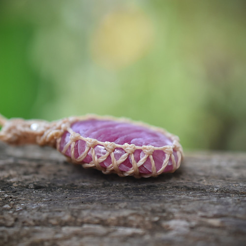 アートな傾斜シラー☆ルビー マクラメネックレス1184 ネックレス