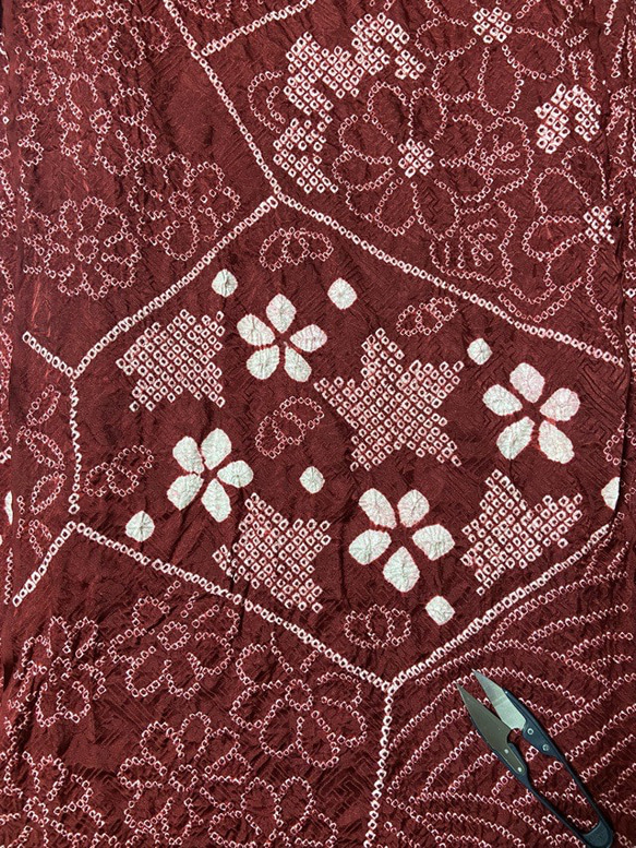 バイイーコネクト様ご予約　深い赤　秋色　総絞り　絹裏地付きギャザースカート＆ストール　　着物リメイク 8枚目の画像