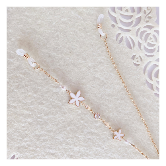 SWAROVSKI＆お花チャームの大人可愛いメガネチェーン グラスコード 4枚目の画像