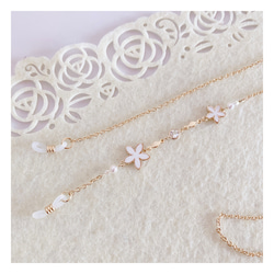 SWAROVSKI＆お花チャームの大人可愛いメガネチェーン グラスコード 5枚目の画像