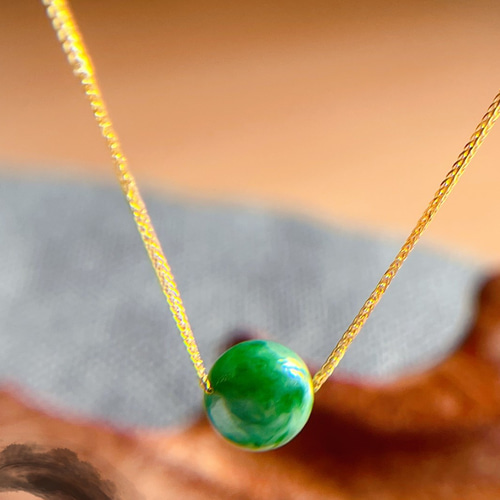 天然翡翠K18ネックレス