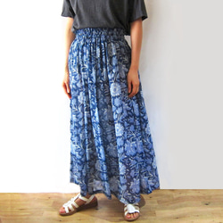インド綿のフラワーパターンスカート ブルー 2枚目の画像