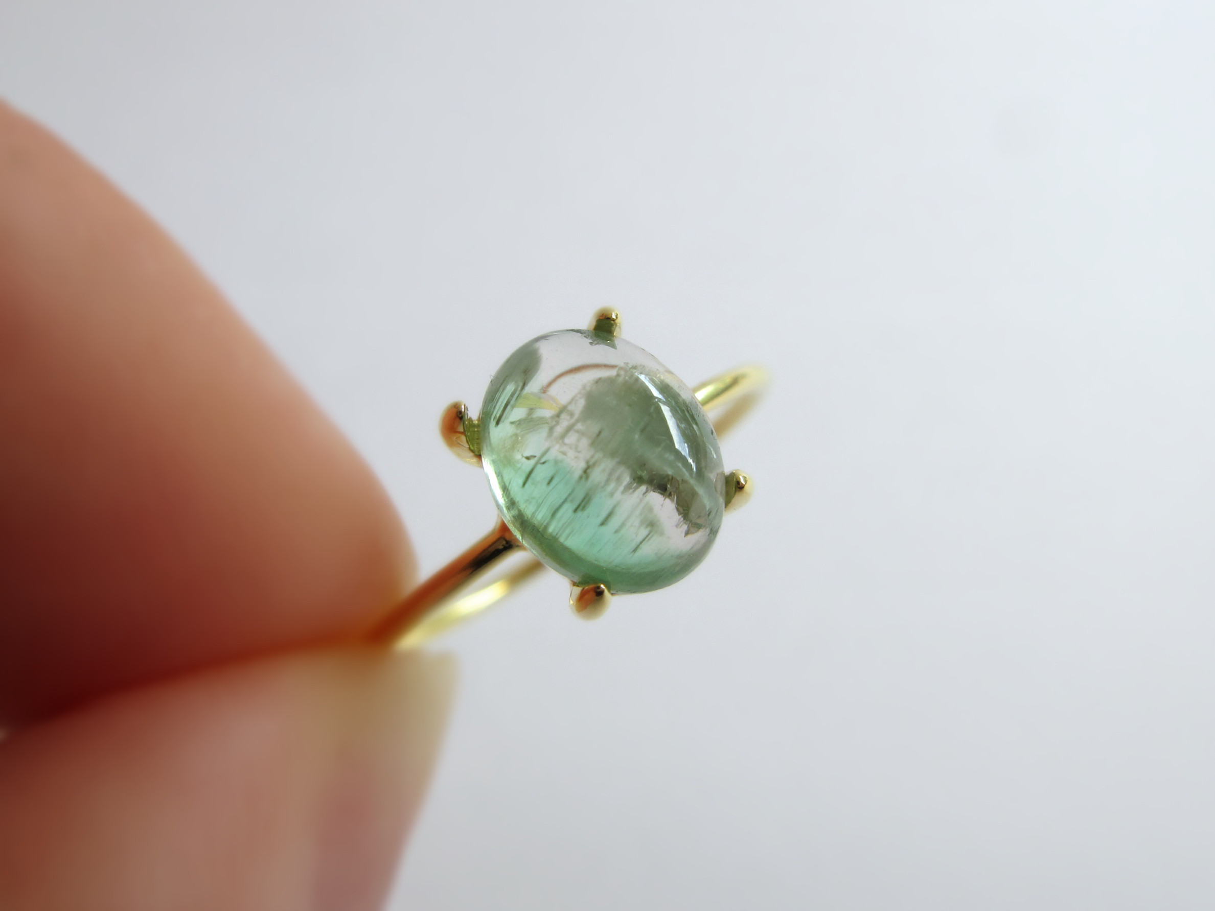 【10月の誕生石】8×6mmインクルージョン「トルマリン」カボションリング